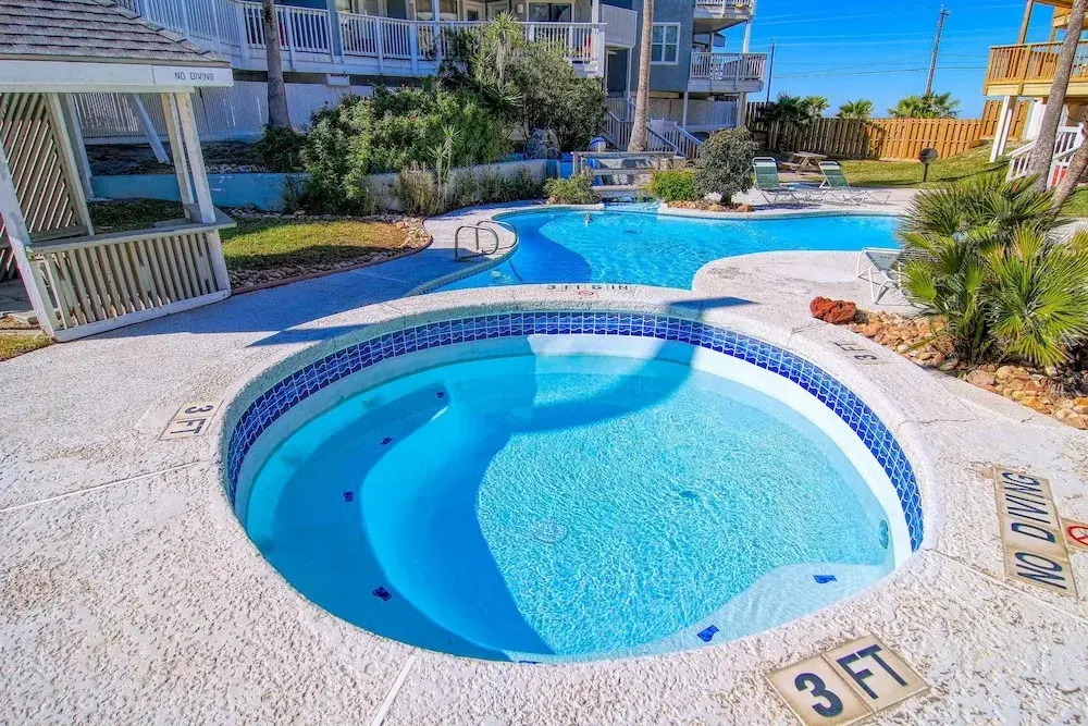 Fantasea Cove  Mibc212 1 Bedroom Condo by RedAwning