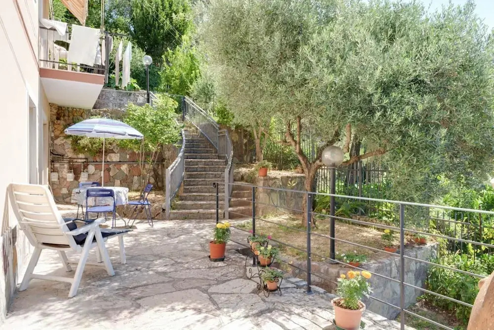 Splendido Appartamento con giardino e 3 posti auto