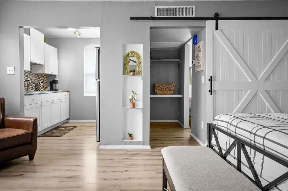 20 Chelsea Place 1 Bedroom Condo by RedAwning