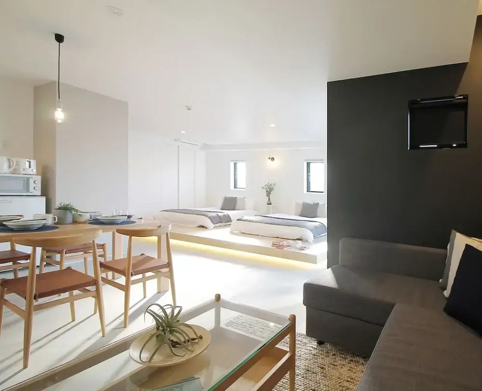 bHotel