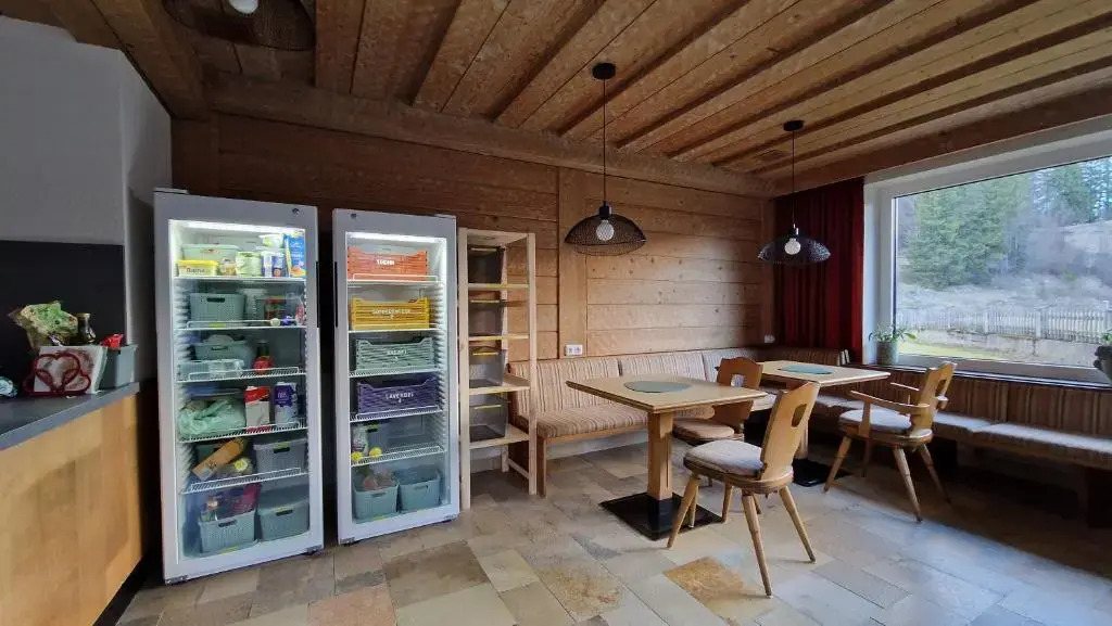 Alpinum Hostel Biberwier - Günstige Privatzimmer in der Zugspitz Arena