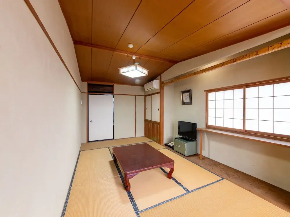 Tabist Marutora Bekkan Nishio Kira