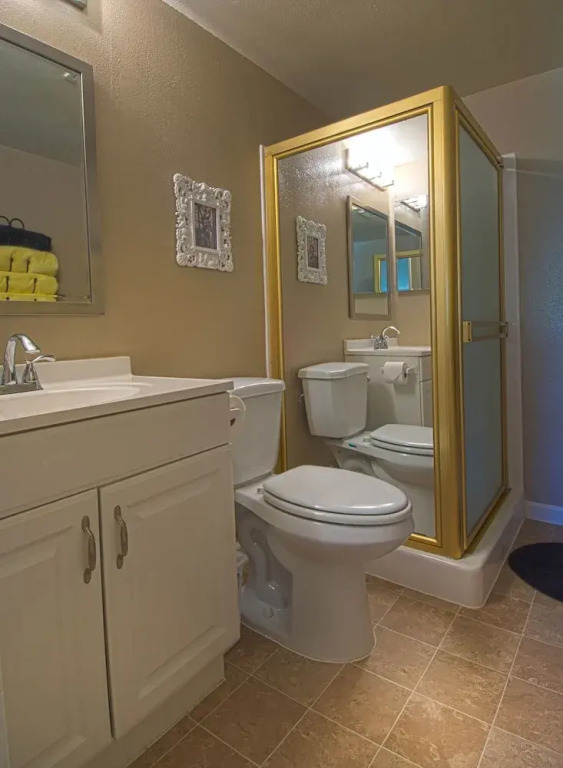 Tron - 3 Br Condo