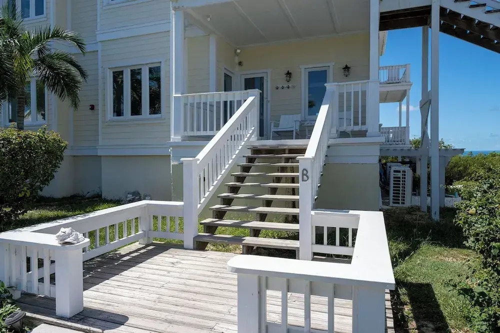 Island Hideout: Quaint Cottage, Moments From The Beach