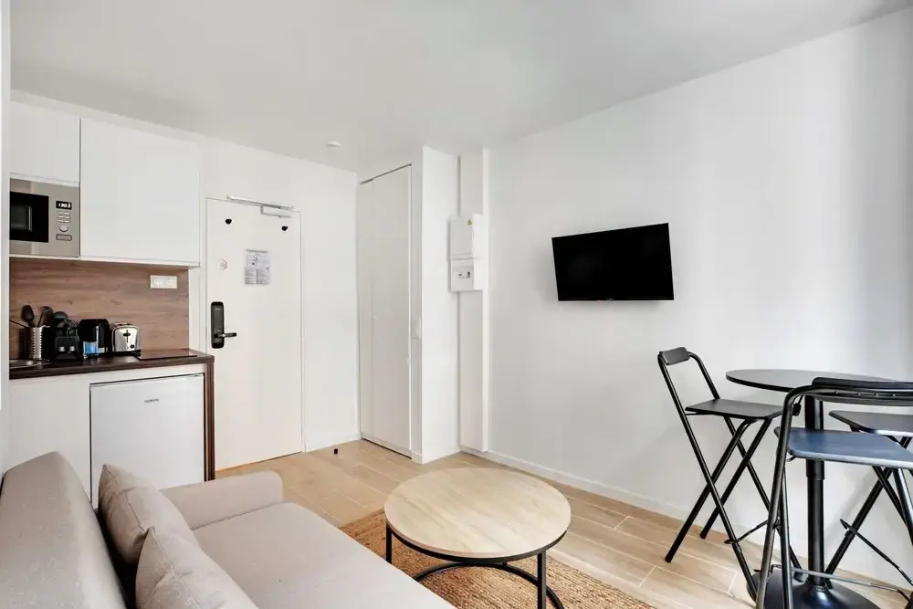 Modern Apartment in Hotel Residence