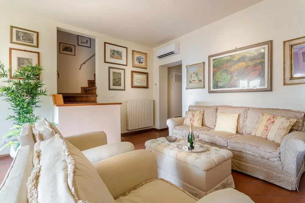 Casa Emy in Lucca With 3 Bedrooms and 2 Bathrooms