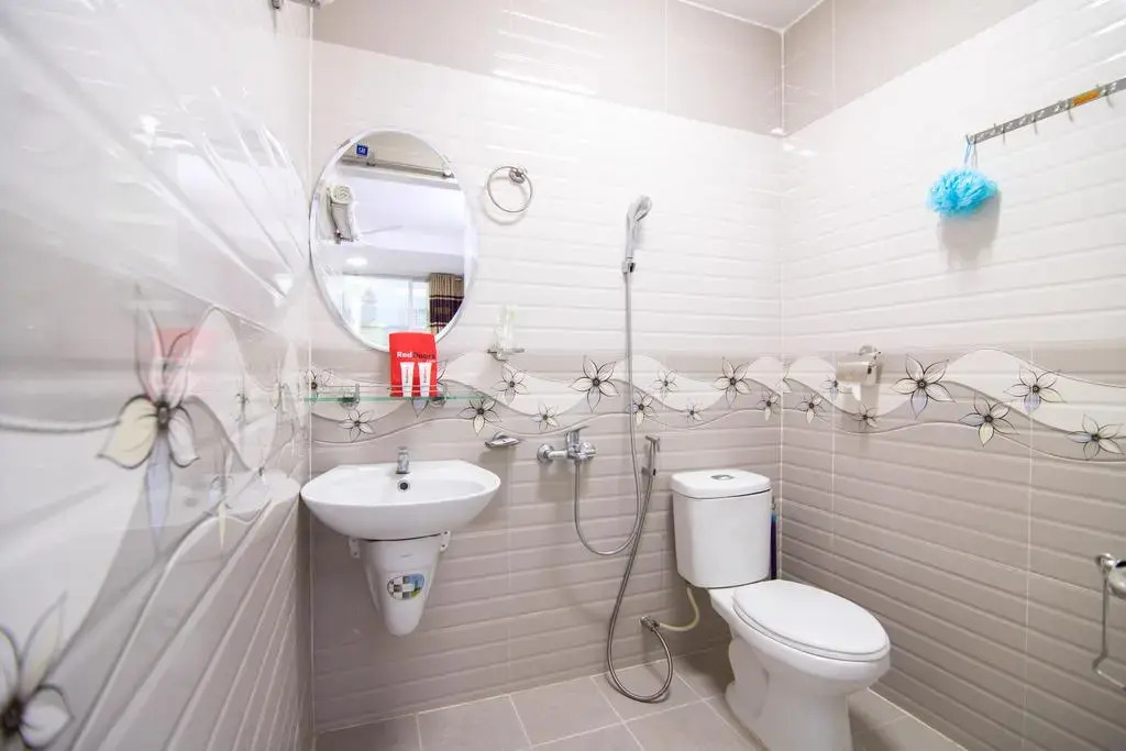 RedDoorz Plus near Ben Thanh Market