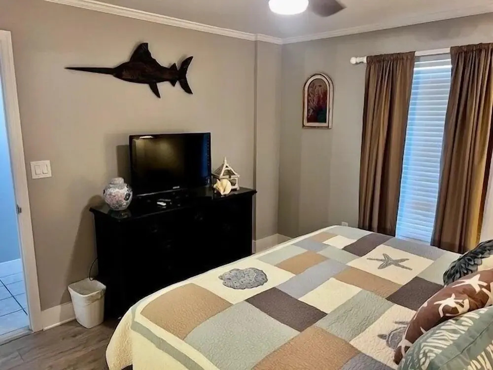 Pelican Beach 0807 1 Bedroom Condo by Pelican Beach Management