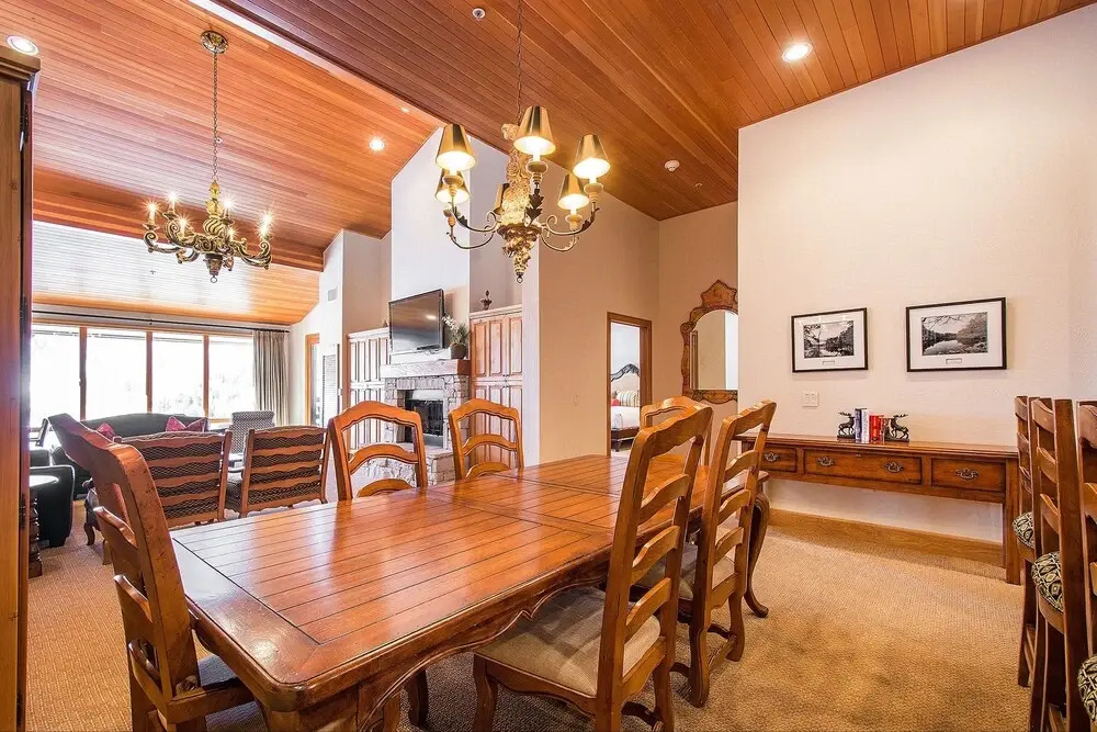 Premium Luxury Five Bedroom Townhouse with Hot Tub and Majestic Mountain Views 5 Townhouse by RedAwning