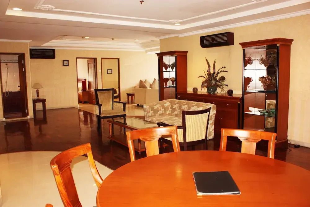 Travellers Suites