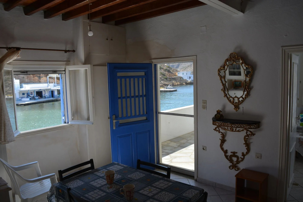 Droufakos’ home - Beachfront Lux 2BD apt. w. Views