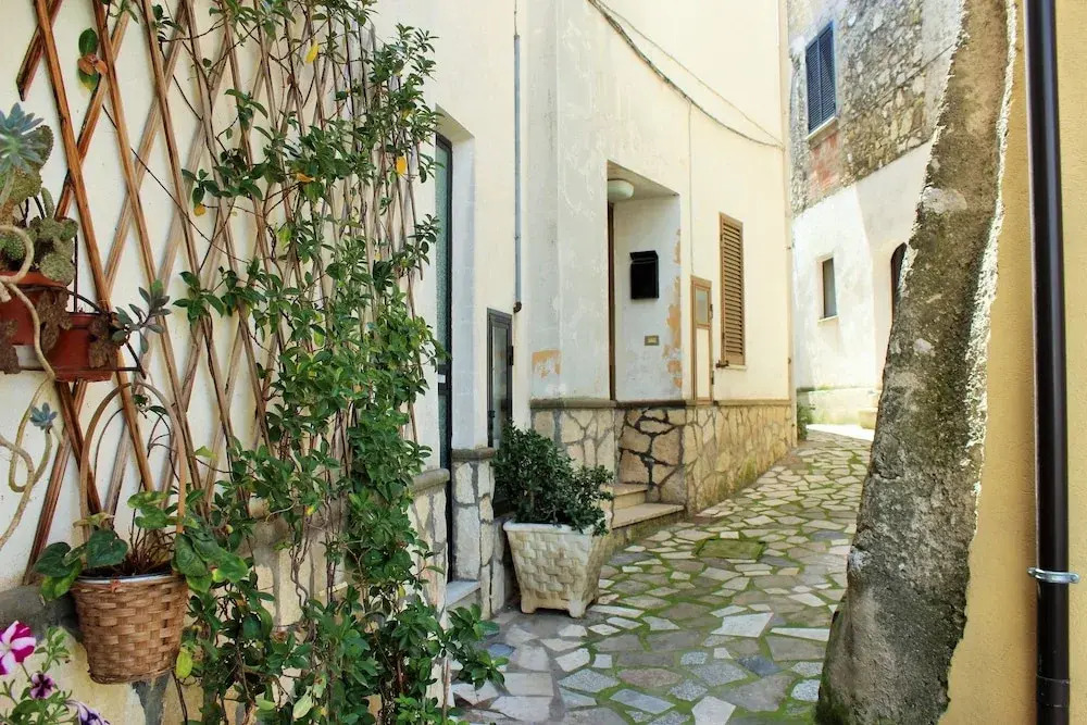 Il Vicolo Stretto