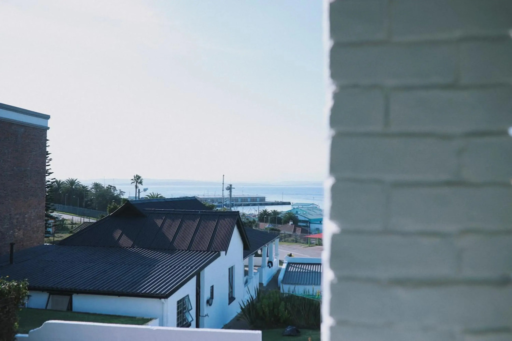 Harbour View Funky And Eclectic Two Bedroom Home