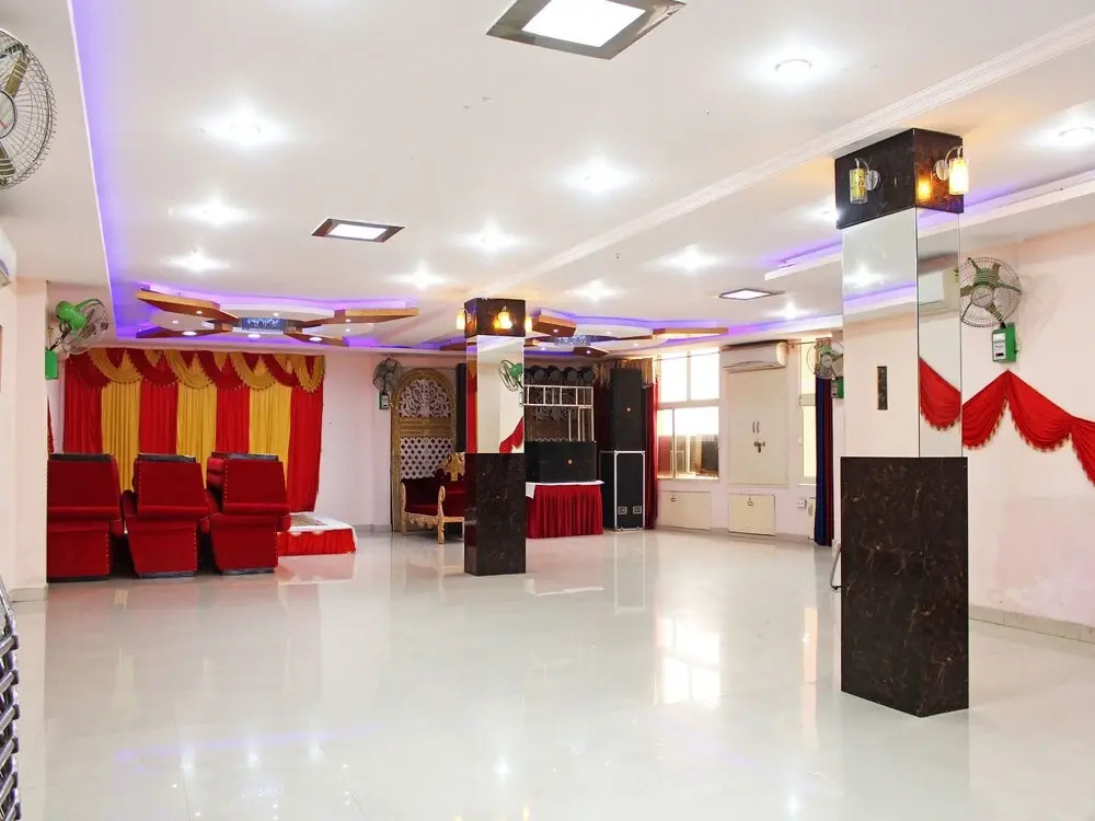 The Hotel Rajmahal & Banquet