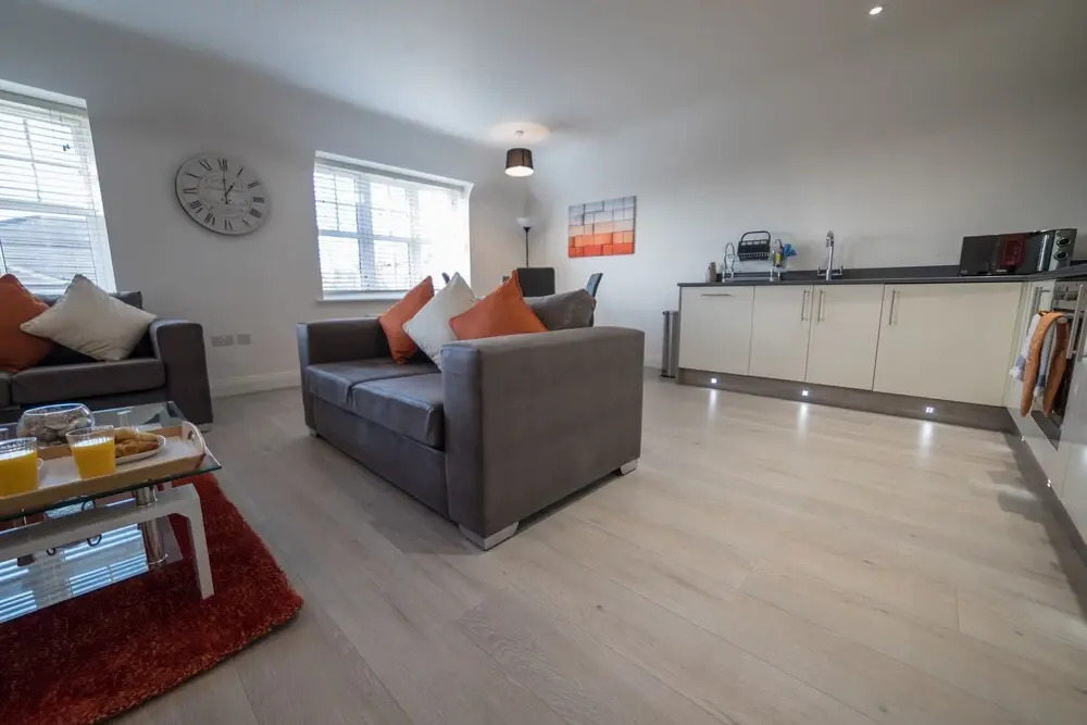 Helios Court Penthouse Serviced Apartment by Ferndale