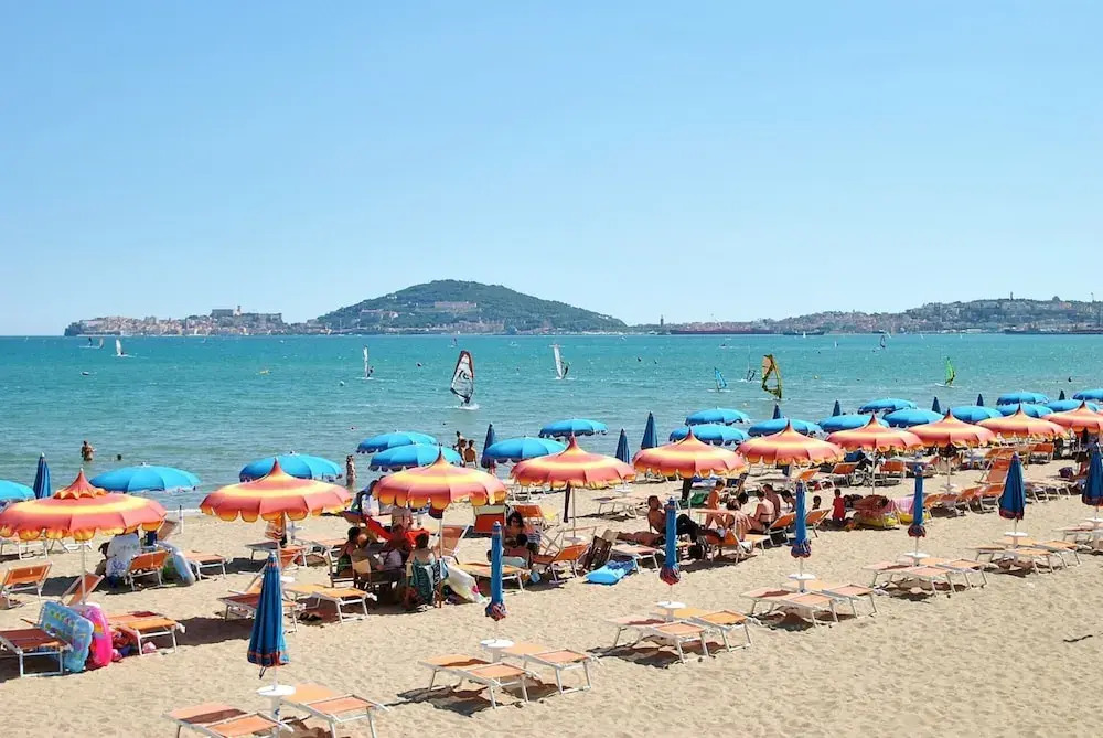 Air-conditioned Apartment With sea View Balcony in the Center of Formia
