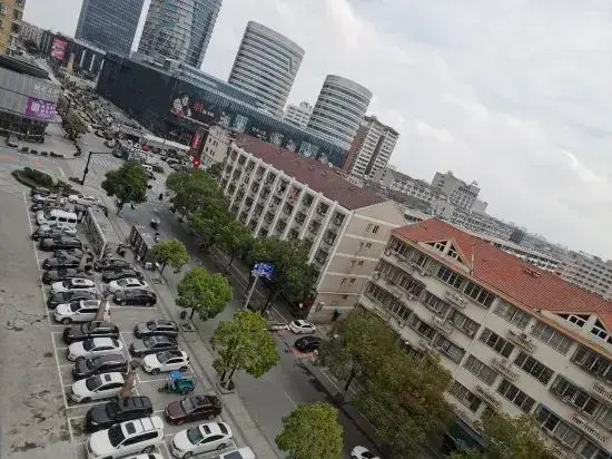 Puyuan Qihonglou Hotel