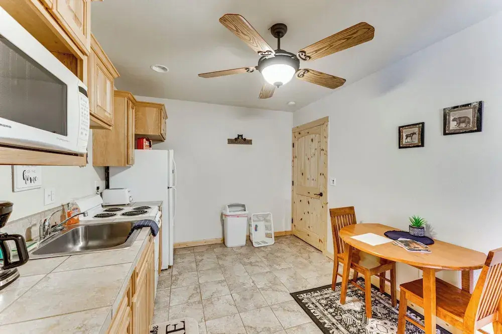 Angel Fire Apartment ~ 2 Mi to Resort!