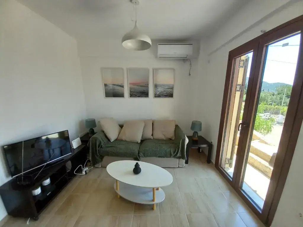 In Between Mani Villas