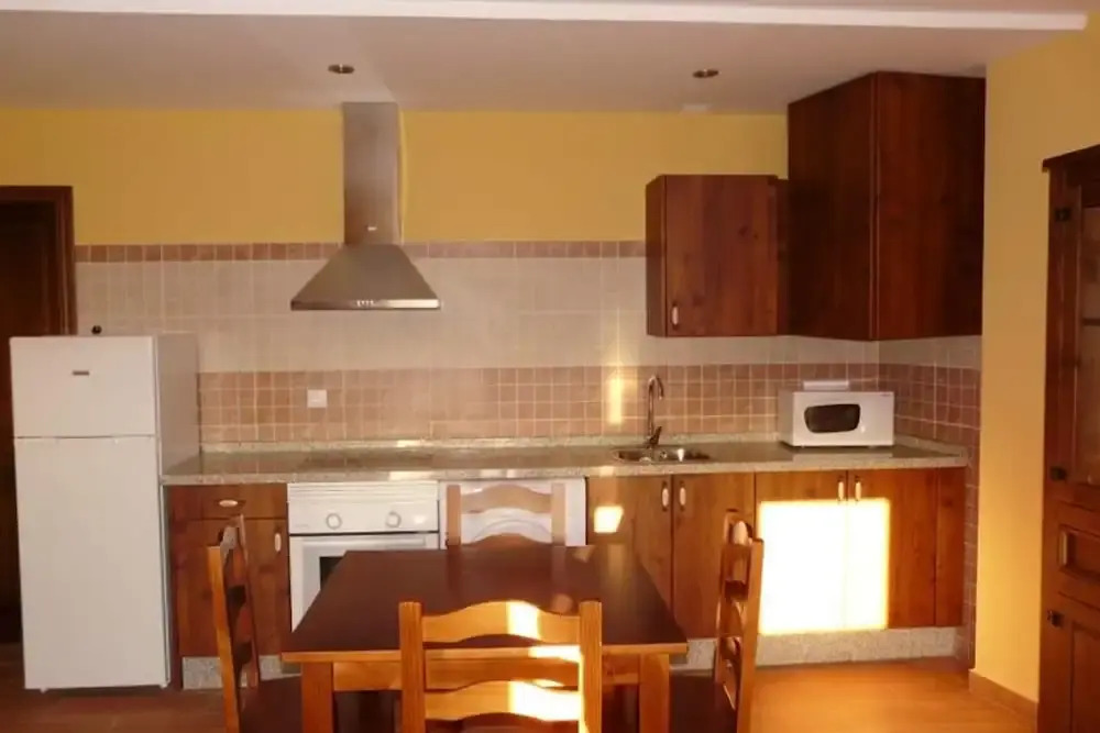 House With 6 Bedrooms in Villamiel, With Wonderful Mountain View and Enclosed Garden