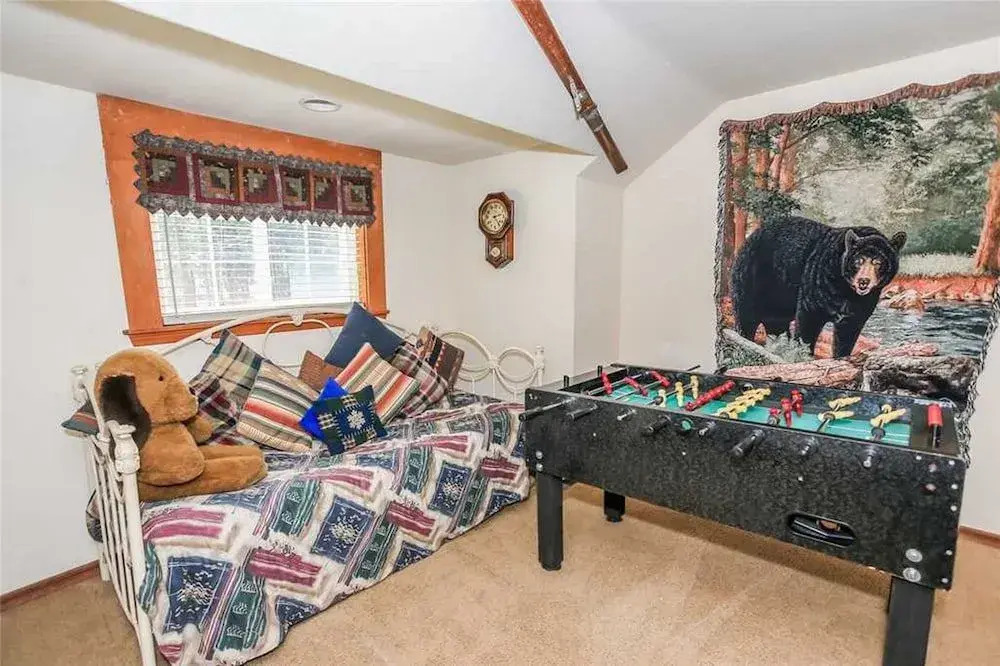 Eagle's Den