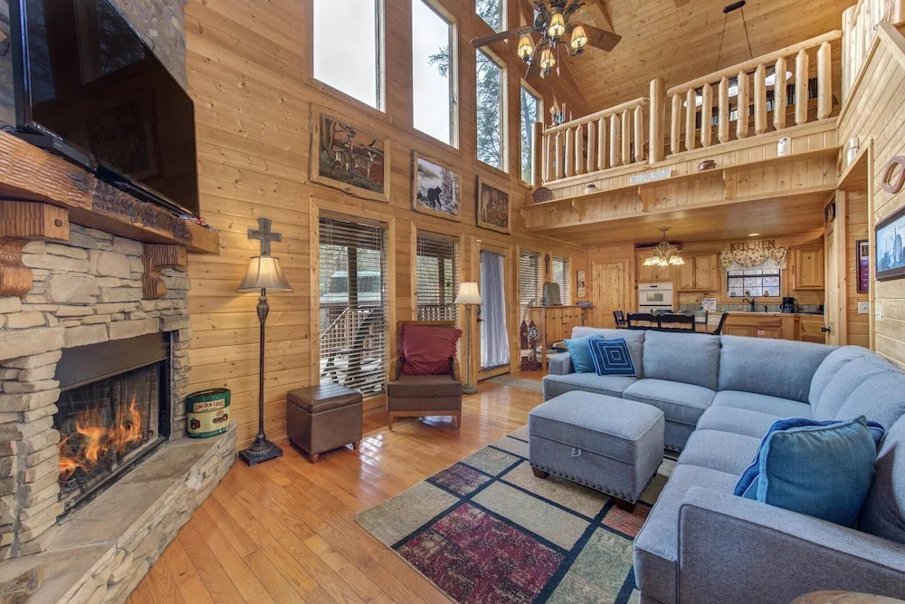 Woodland Wonder w/ Hot Tub and Pool Table!