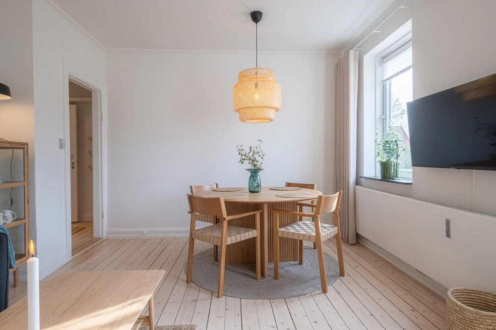 Apartment Sleeps 2 With Free Parking