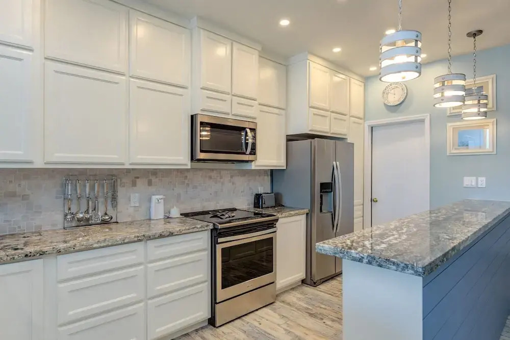 New Listing! 12th-floor Penthouse W/ Pools & Gym 2 Bedroom Condo