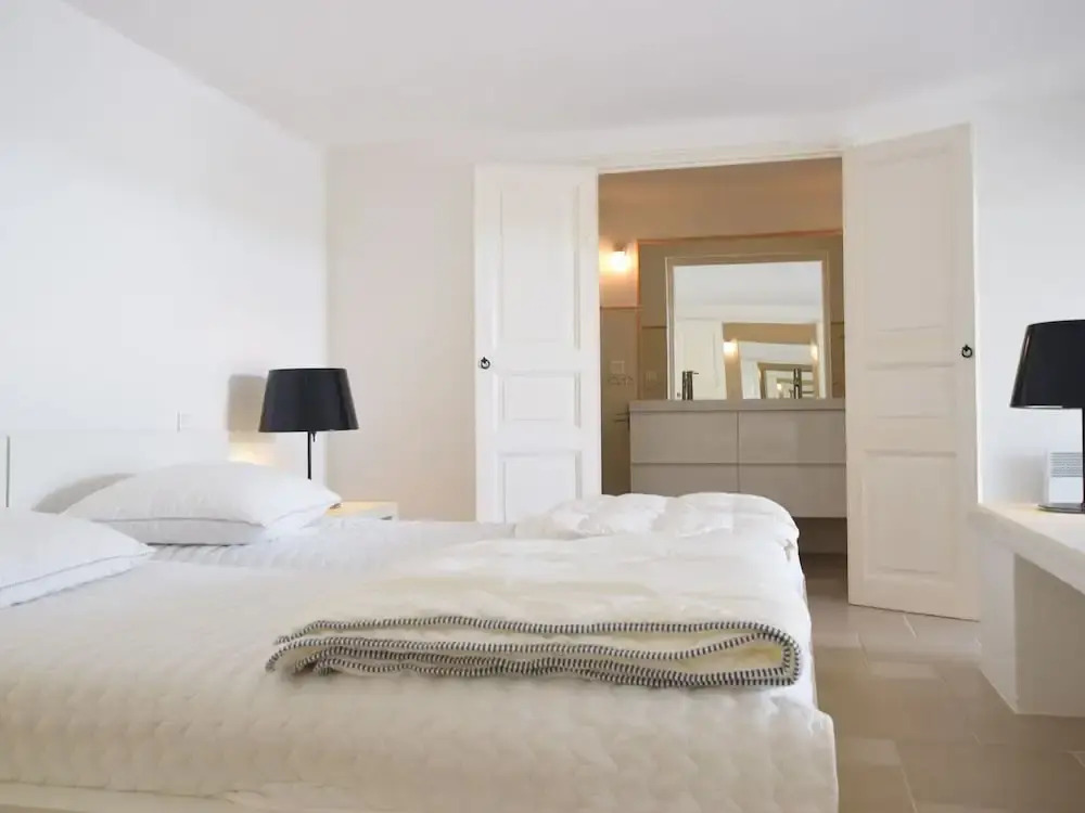 Modern Terrace Stay Montbrun