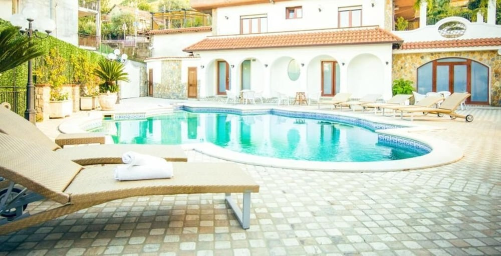 Villa Donna Carmela