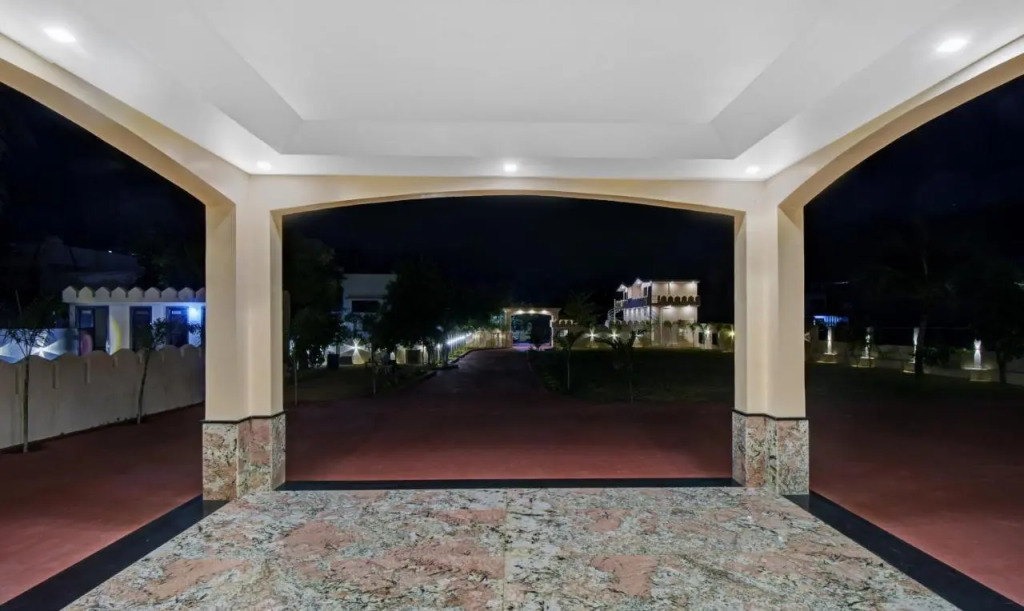Treebo Premium Royal Amar With Mountain View and Swimming Pool