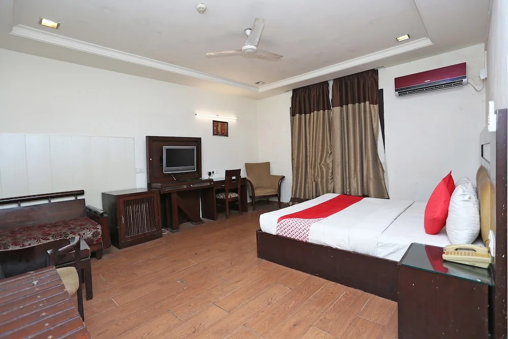 The Grand Hotel by OYO Rooms