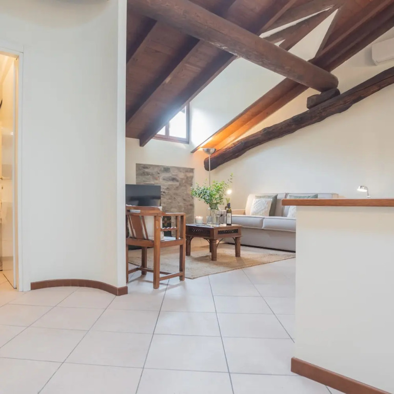 Plinio 10 in Como With 2 Bedrooms and 2 Bathrooms