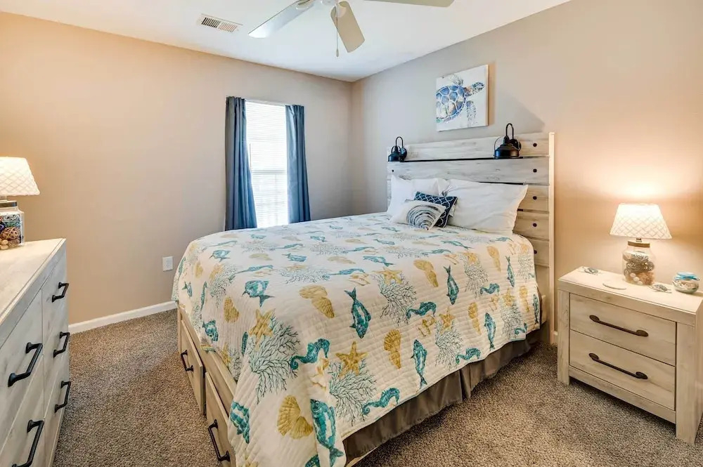 River Oaks Fairways Three-bedroom Apartment 10-B