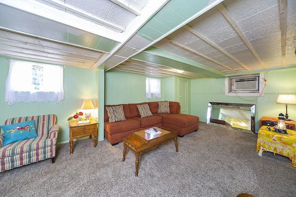 Rustic Beach Front Apt - Cozy And Right On The Beach 2 Bedroom Apts