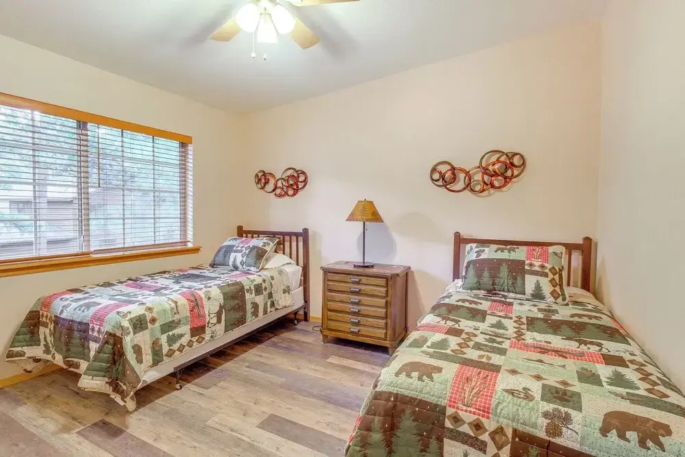 4 Mi to Lake: Pet-friendly Cabin in Pinetop