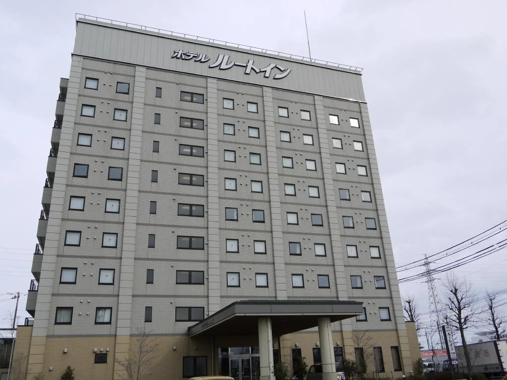 Hotel Route-Inn Tsubamesanjo Ekimae