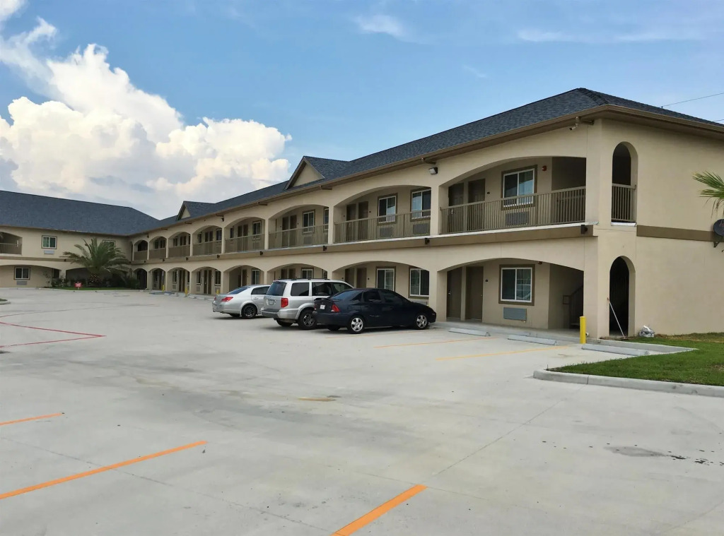 Regency Inn & Suites- NW Houston