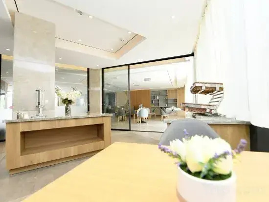 Yijia Hotel (Tianjin Jinnan Aeon Mall New National Convention and Exhibition Center)