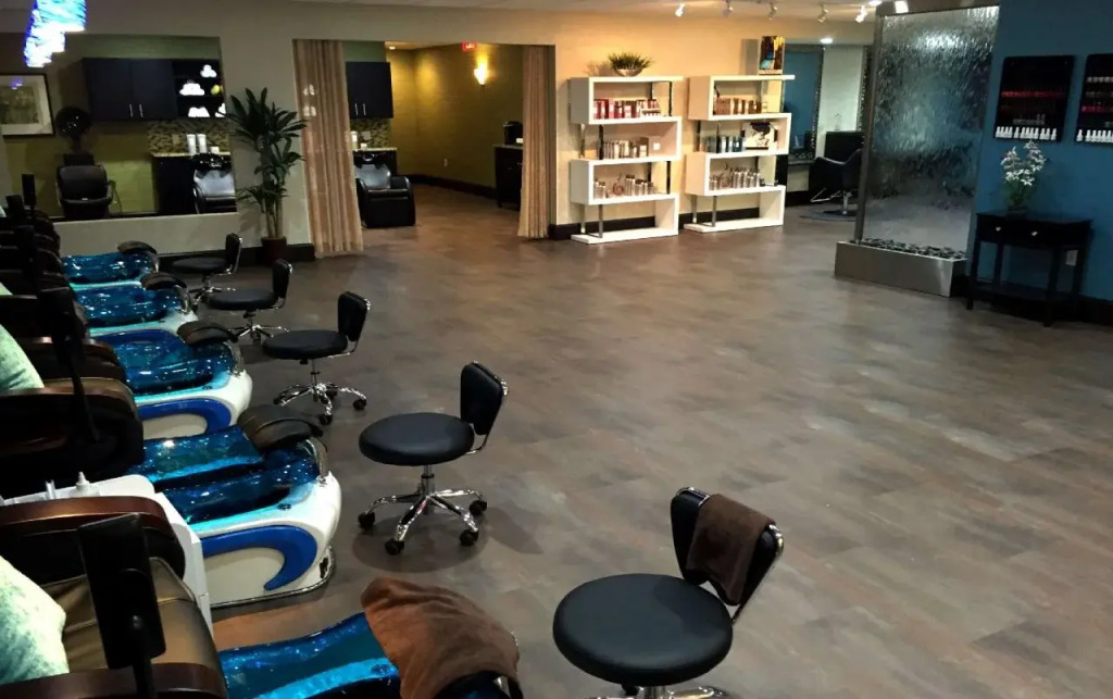 Отель Lux and Spa