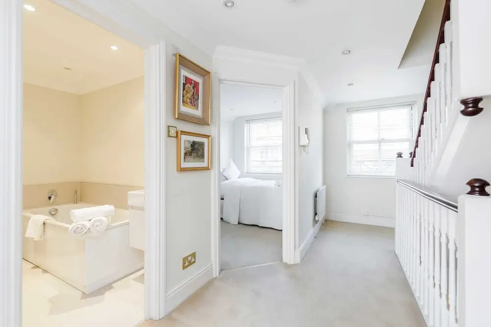 Beautiful House in Heart of Kensington