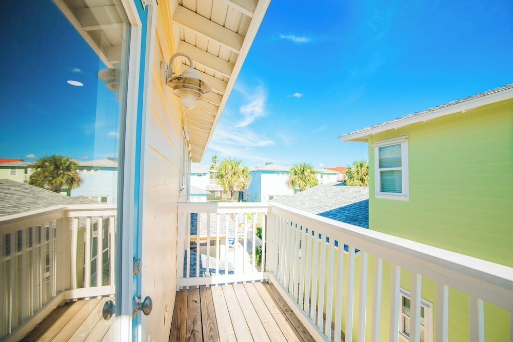 Bach Porch - Beach Gear Credit Included! 2 Shared Heated Pools