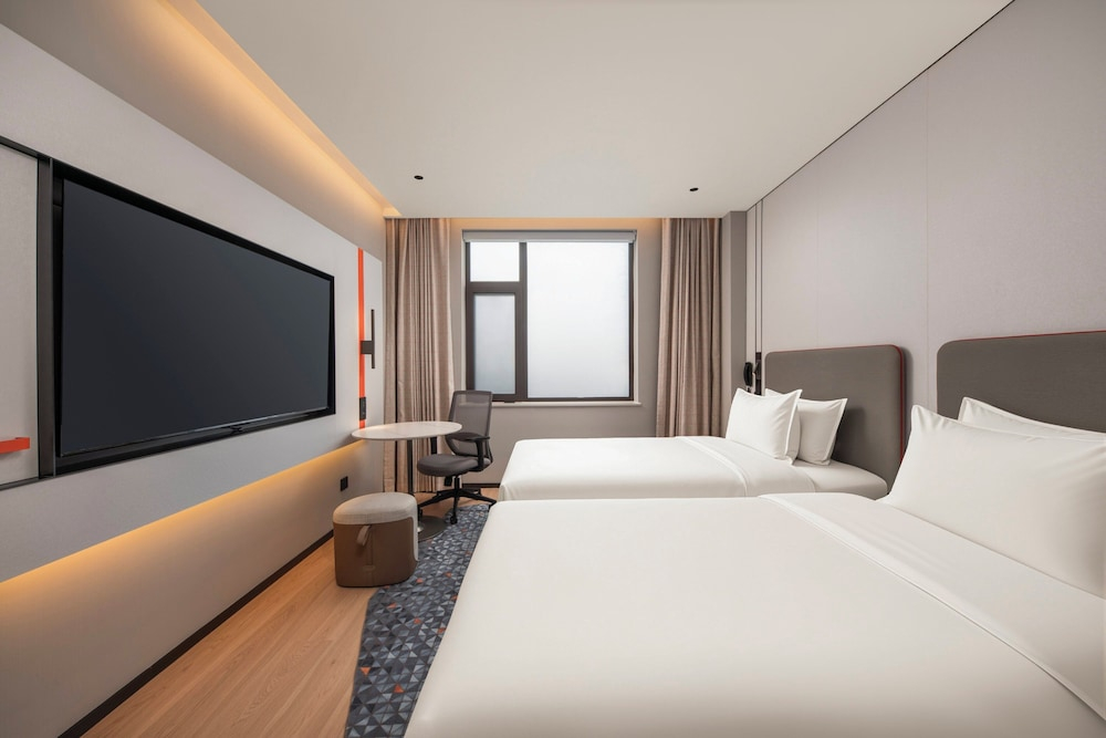 Holiday Inn Express Jinan Quancheng Square by IHG