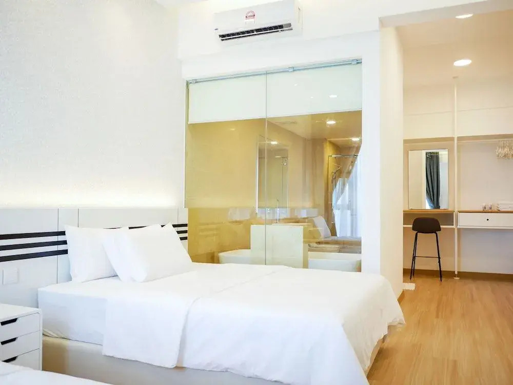 Luxury Seaview Family Suite by Little Cabin