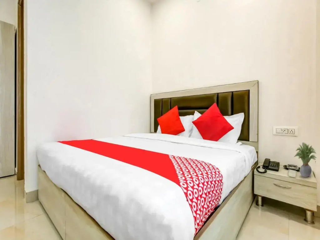 OYO Flagship 70397 Hotel Royal Kingz