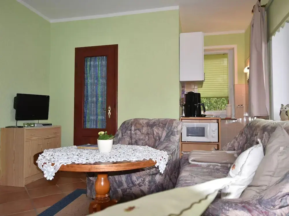 Quaint Bungalow in Reddelich near Baltic Sea Coast