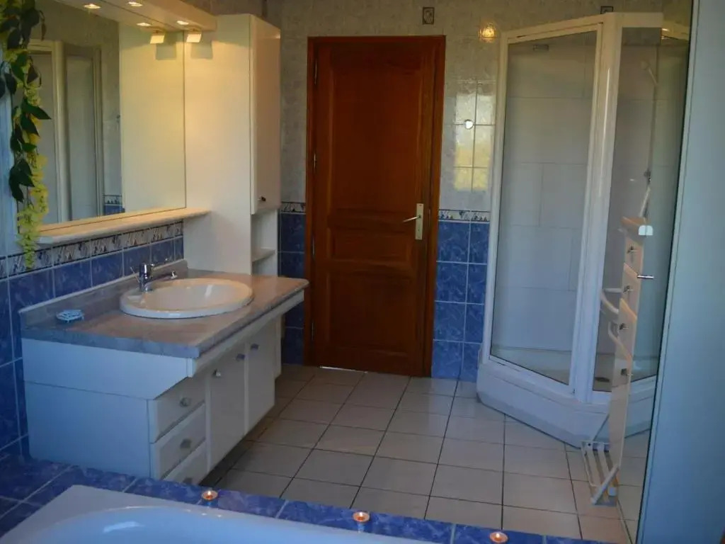 Maison de campagne avec 6 chambres, jardin clos, cheminée, proche de la mer, animaux acceptés - FR-1-376-3