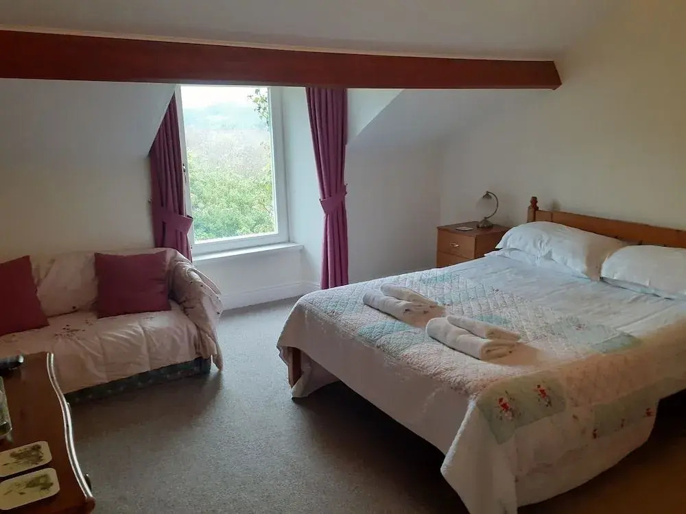Forest How Guest House