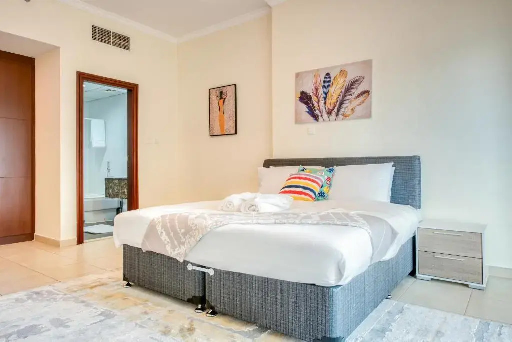 RH- Burj Al Nujoom, Downtown, 1BR near Dubai Mall