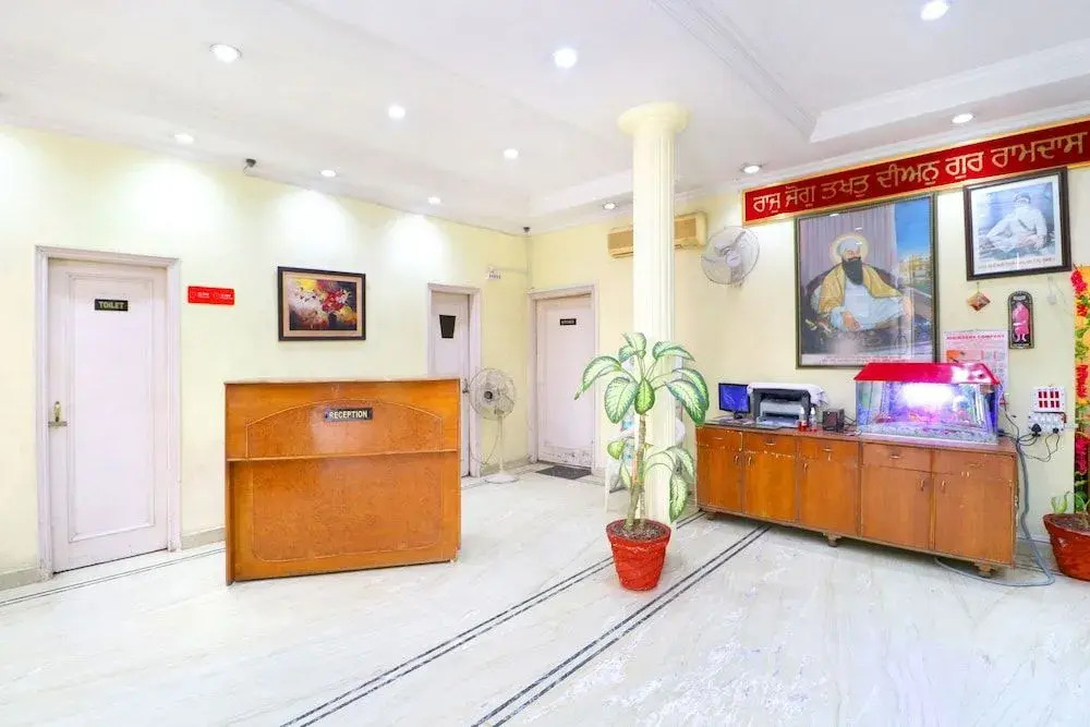 OYO 24073 Hotel Hari Darshan